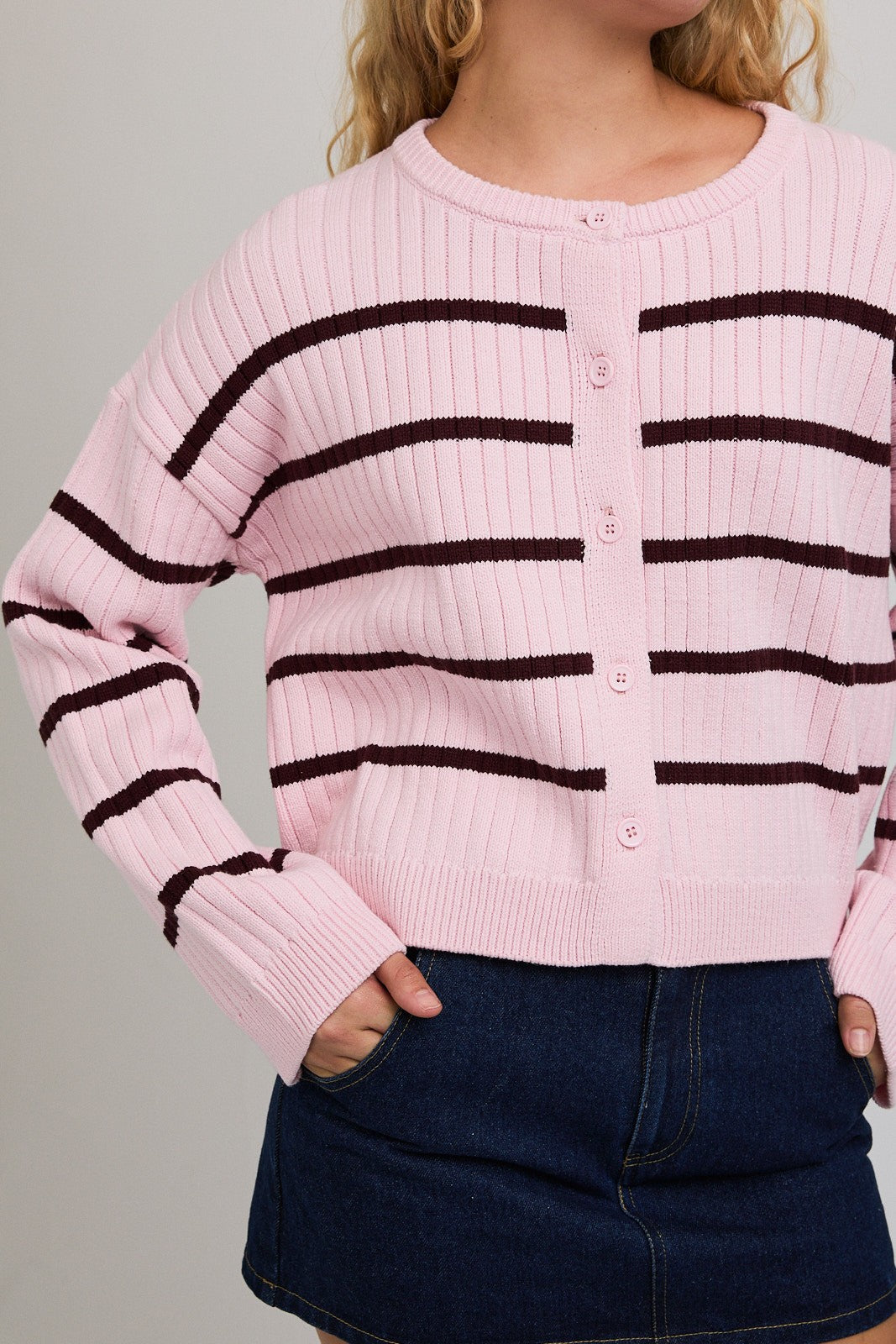 Juniors' Le Lis L/S Ribbed Wide Crew Neck Stripe Cardigan Sweater