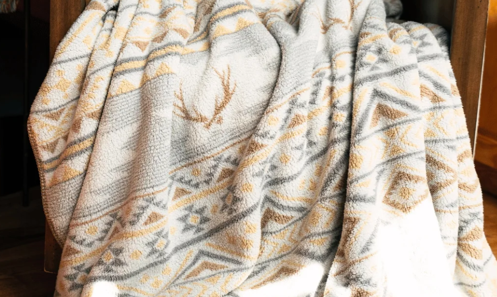 Burlebo Sherpa Blanket-Whitetail Aztec-Cream (60"W x 70"H)