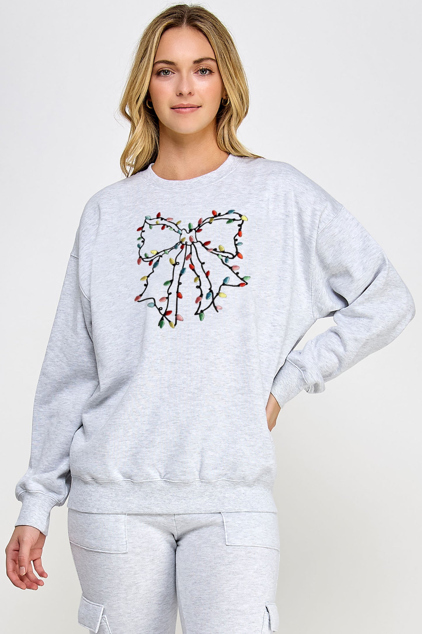 Juniors' Bow W/Christmas Lights Sweatshirt (Ice Grey)