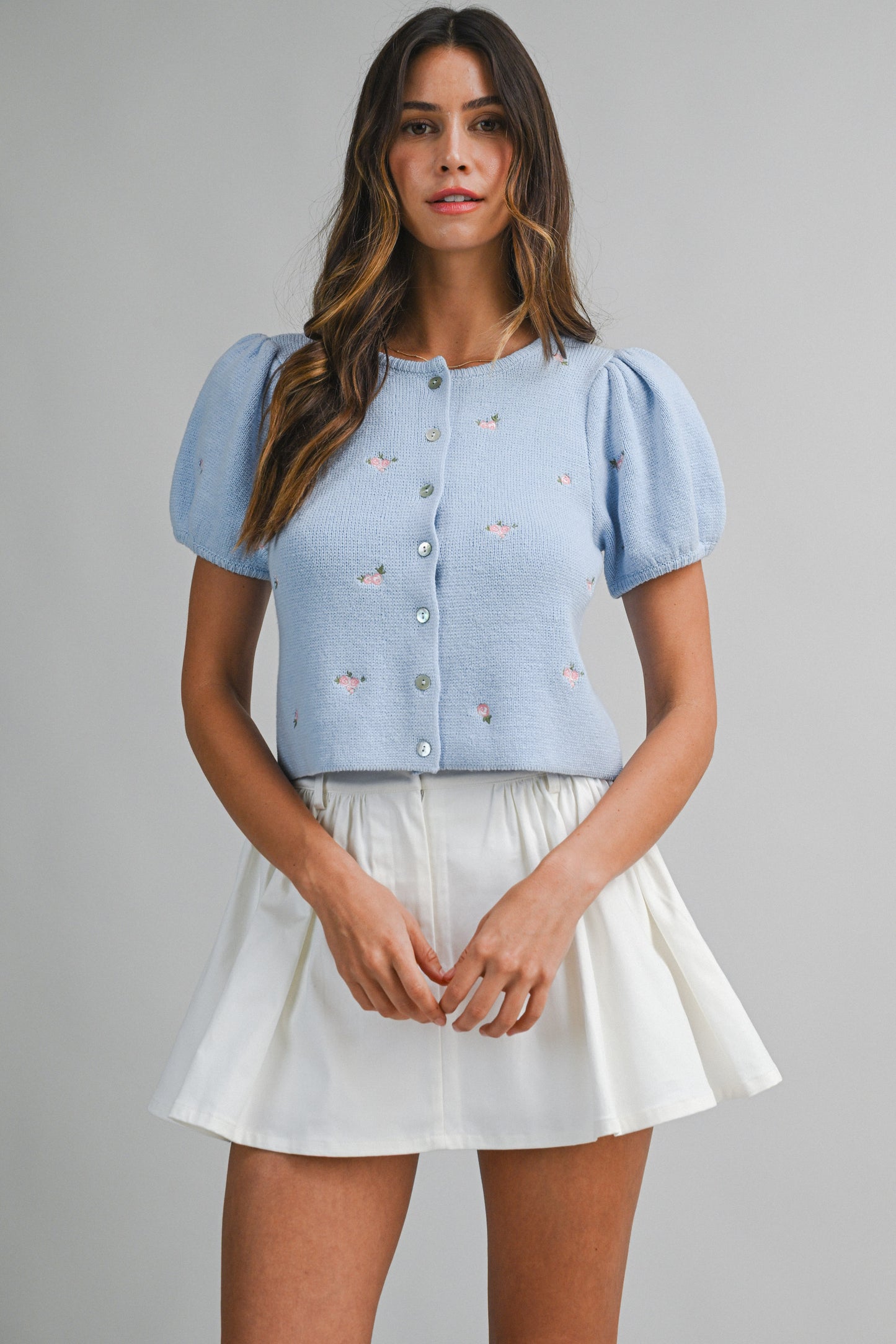 Juniors' Mable Floral Embroidered Short Puff Sleeve Button Down Knit Top