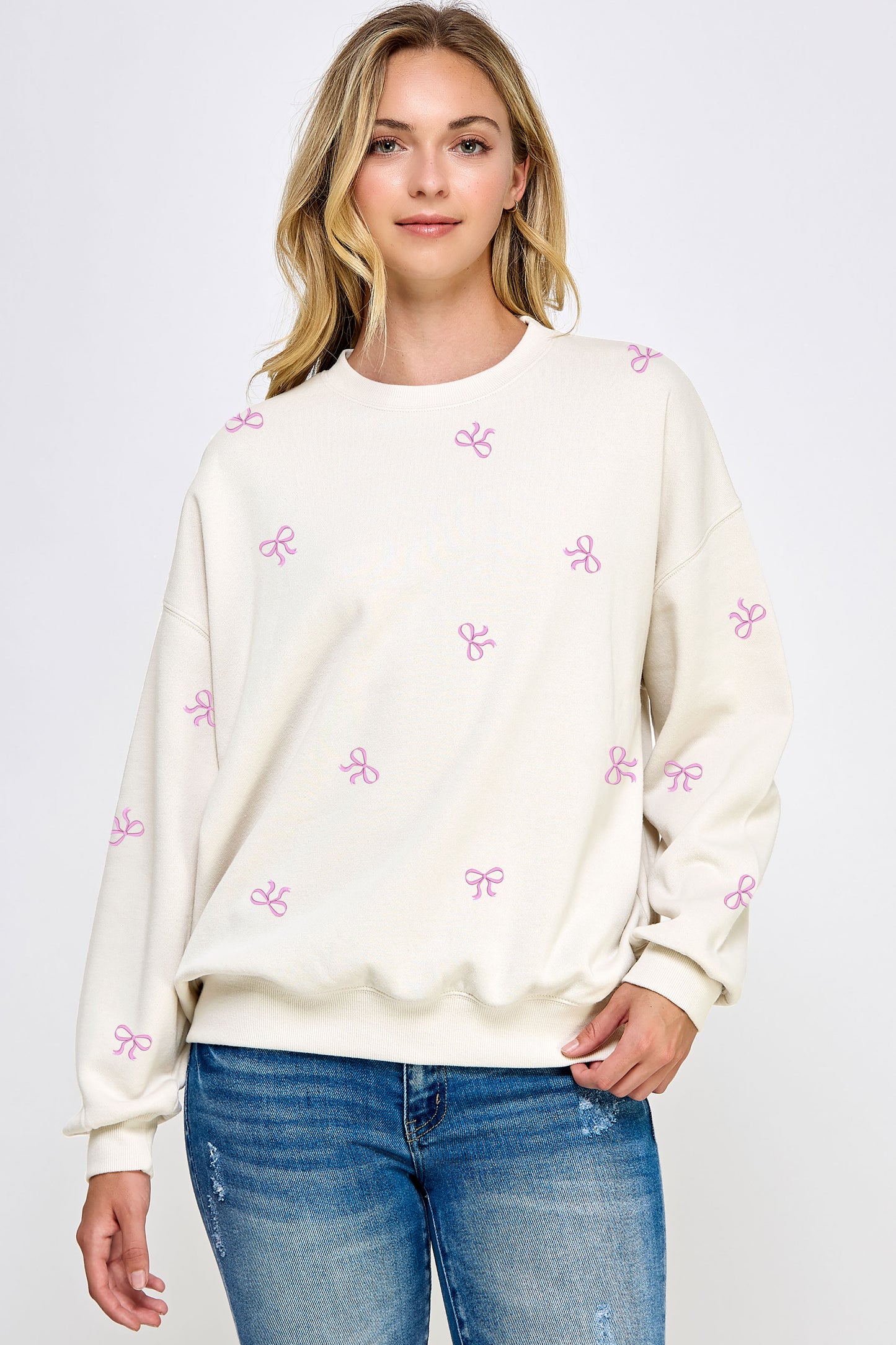 Juniors' Bow Cluster Sweatshirt (Ivory/Pink)