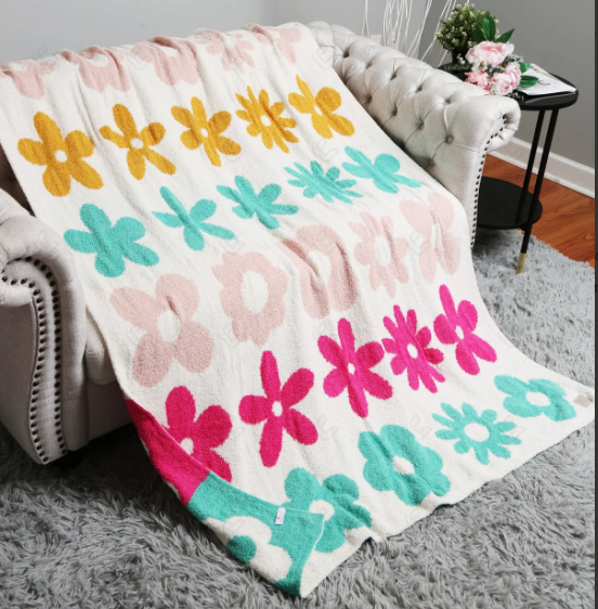 ComfyLuxe Multi-Colored Floral Pattern Luxury Soft Throw Blanket