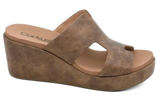 Corkys Pucker Up Wedge Sandal (Taupe)