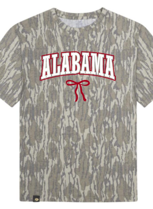 Juniors' ALABAMA Camo State Bow Graphic Tee (Bottomland Camo)
