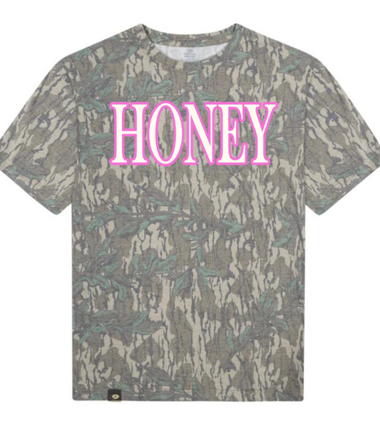 Juniors' HONEY Camo Hunting Tee (Greenleaf)