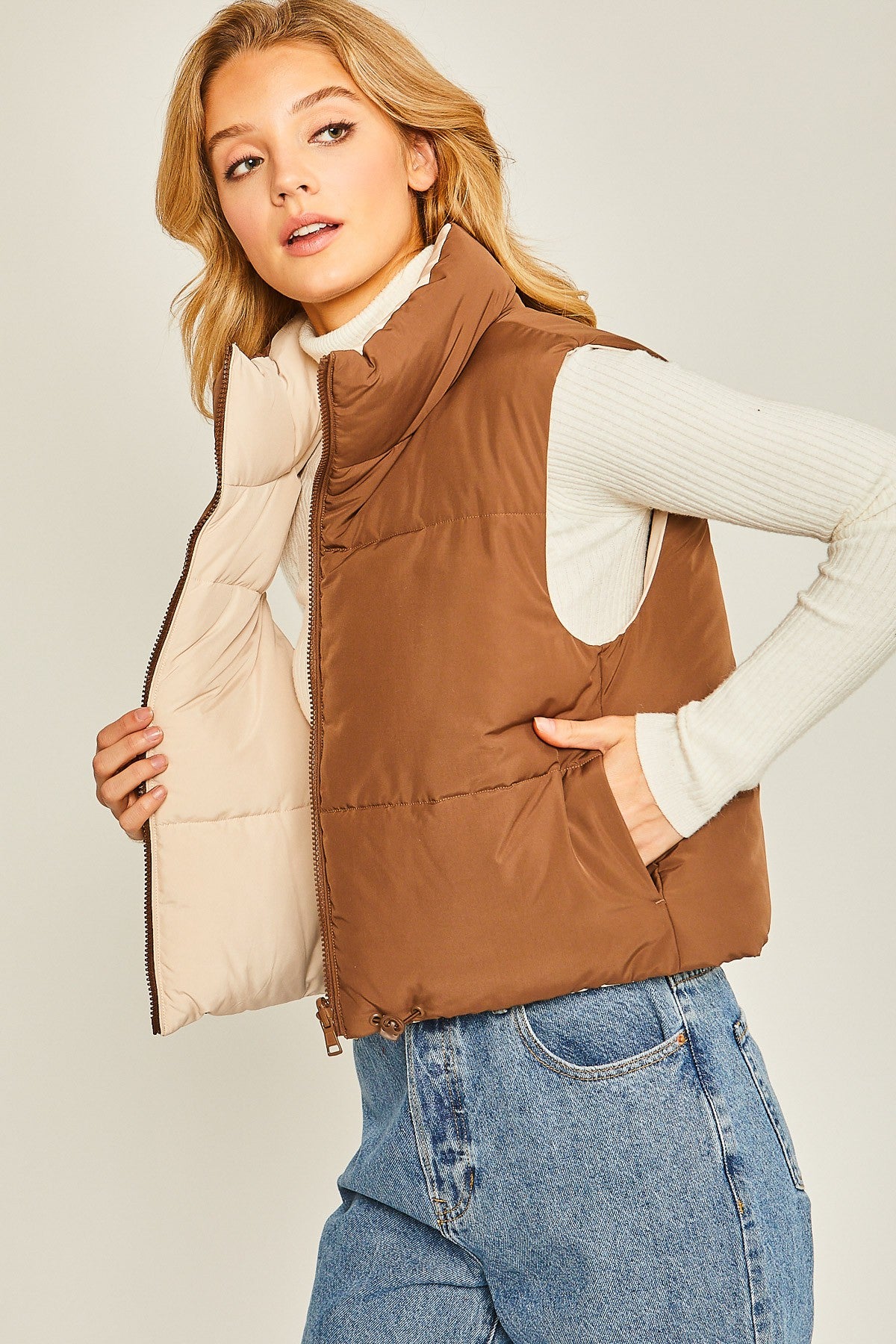 Woven Solid Reversible Vest (Cocoa)