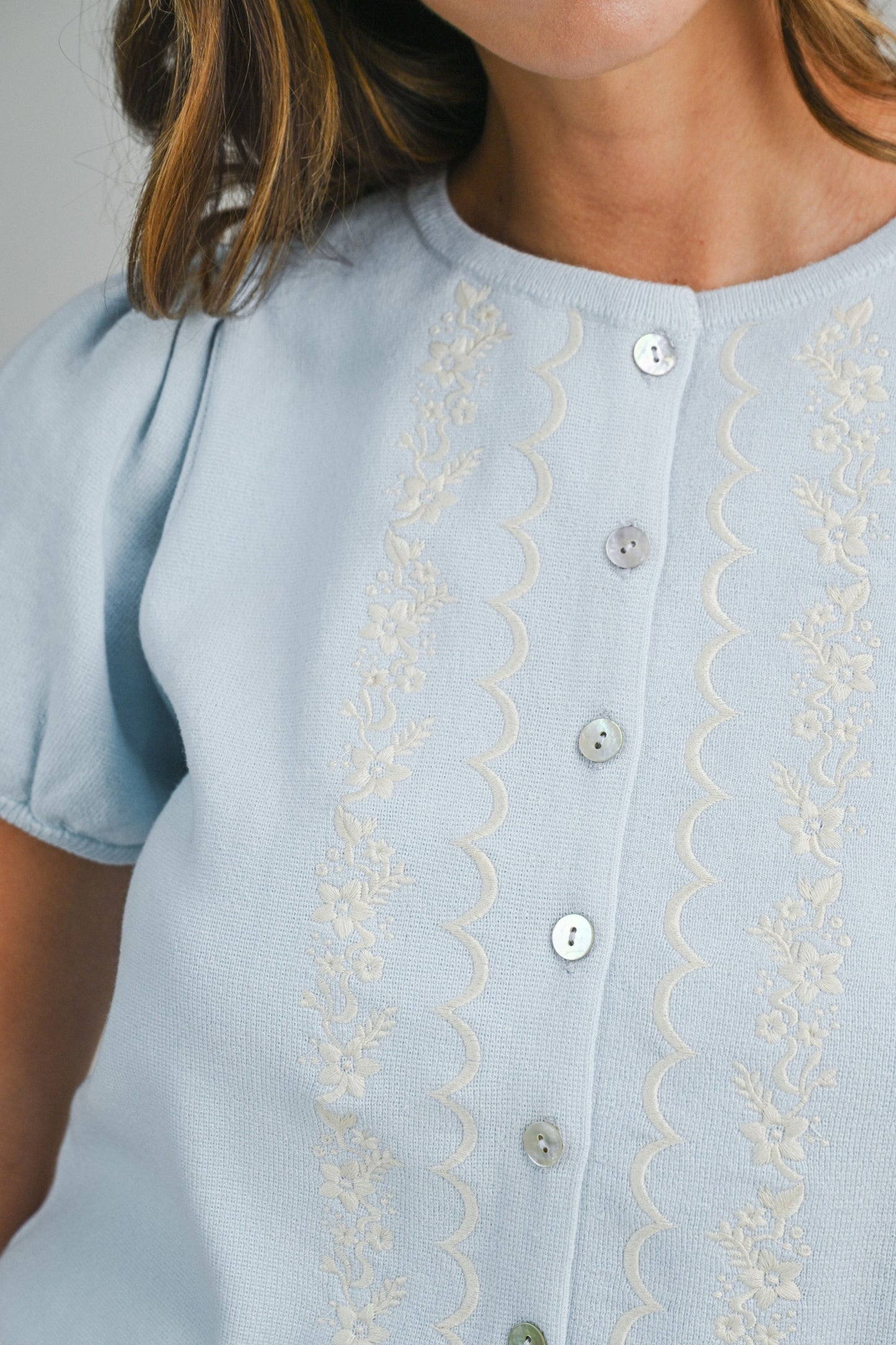 Juniors' Mable Embroidered Short Puff Sleeve Button Down Knit Top