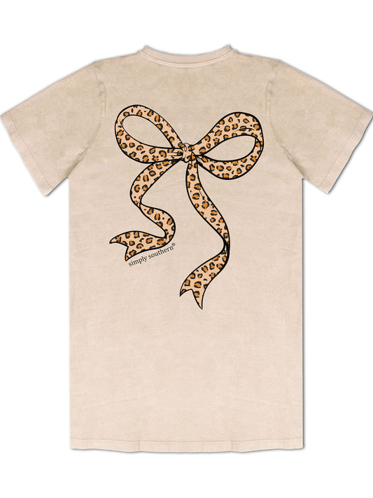 Ladies' Simply Southern Leopard Bow S/S (Washed Ecru)