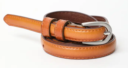 Skinny Horseshoe Buckle Cinch Leather Belt