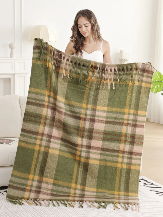 JTC Wholesale Plaid Pattern Throw Blanket W/Fringe (50" x 60")