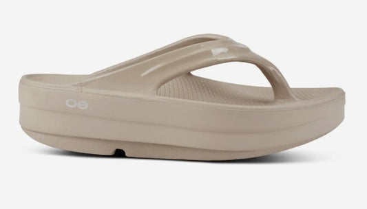 Women's (OOFOS) OOmega OOlala Platform Sandal (Normad)