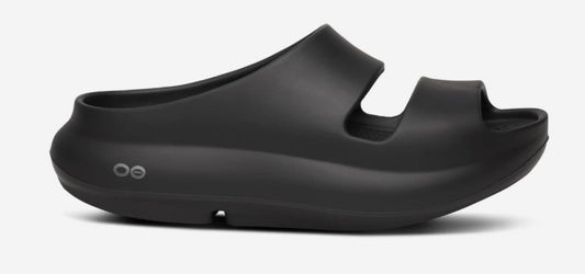 Women's (OOFOS) OOyea Slide Sandal (Black)