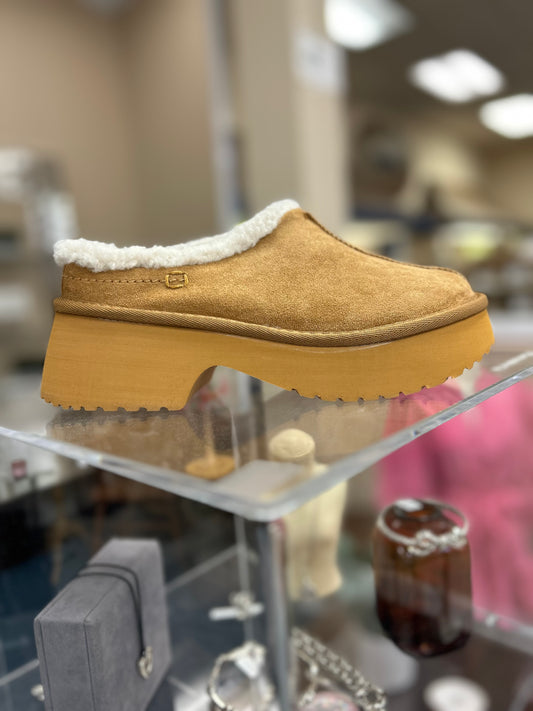 Women's Matisse Anton Heeled Clog (Chestnut)