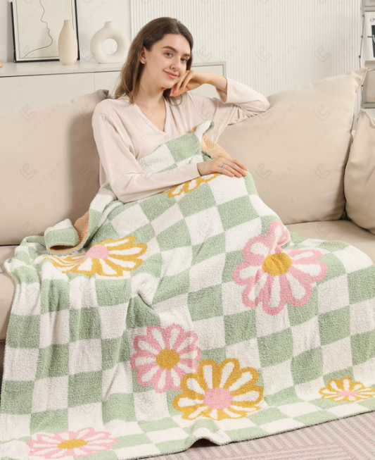 ComfyLuxe Daisy & Checkered Pattern Luxury Soft Throw Blanket (Green)